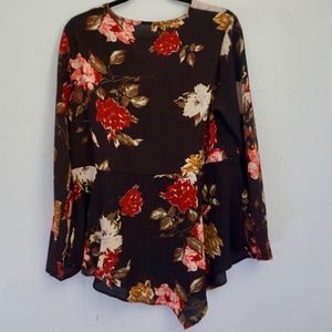 Duo Duo Black with Red Roses Blouce